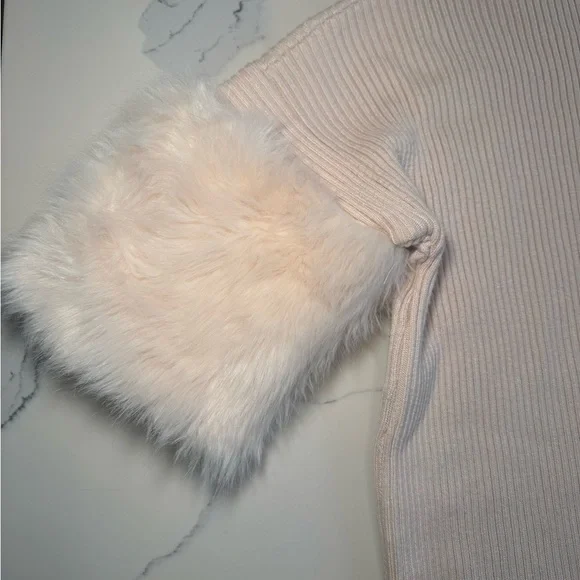 Fate Cream Cropped Sweater with Faux Fur Trim - Picture 4 of 5